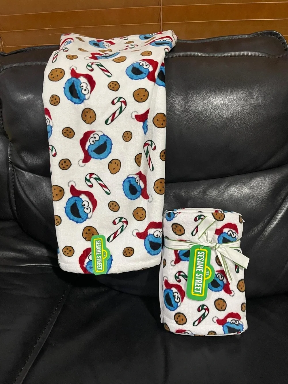 Christmas Sesame Street Cookie Monster Hand Towels, Set of 2